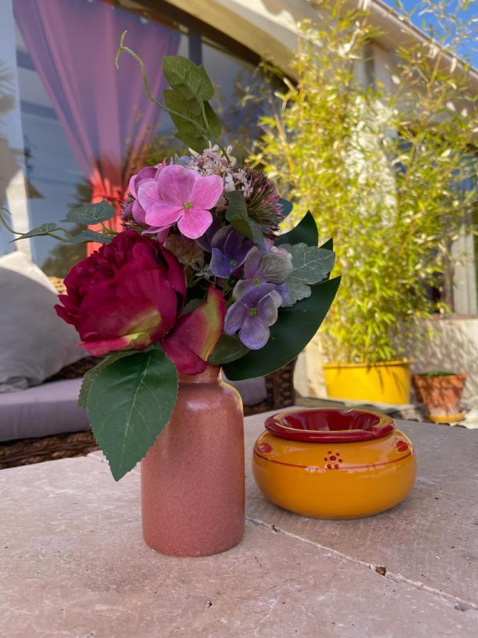 Mas De La Butte Blanche Bed & Breakfast Orgon Eksteriør bilde