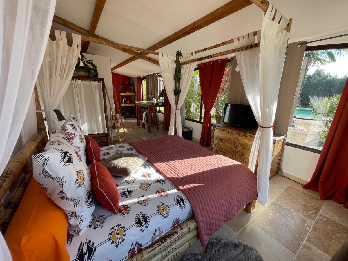 Mas De La Butte Blanche Bed & Breakfast Orgon Eksteriør bilde